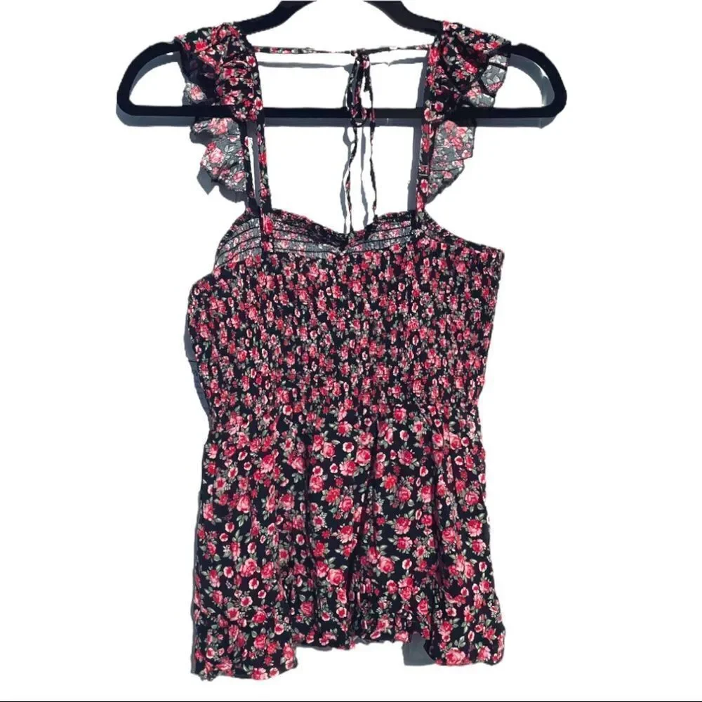 ❌❌NOT FOR SALE Francesca’s Floral Smocked Flutter Sleeve Top - Picture 5 of 7